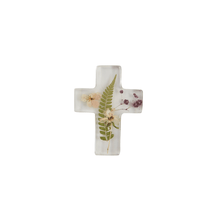 Load image into Gallery viewer, Dried Flower And Fern Resin Cross