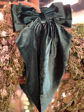 Load image into Gallery viewer, Velvet Bow
