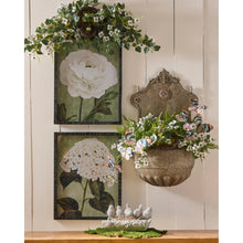 Load image into Gallery viewer, 32" Butterfly Spray, 2 color options