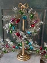 Load image into Gallery viewer, Bowties &amp; Trimmings Wreath Holder