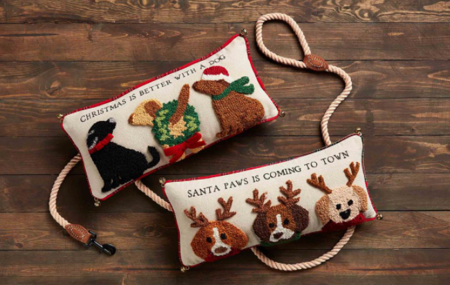 CHRISTMAS DOG HOOKED PILLOWS ( 2 Styles)