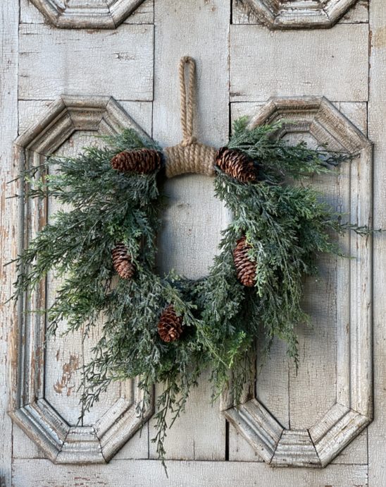 Silver Thread Cedar Wreath | 16