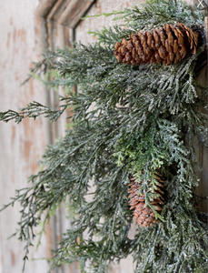 Silver Thread Cedar Wreath | 16"