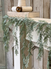 Load image into Gallery viewer, Tatler Leaves Weeping Garland | 72"