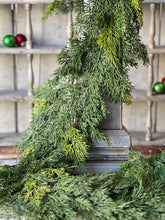 Load image into Gallery viewer, Verdant Cedar Garland | 6&#39;