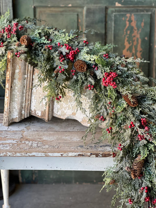 Divinity Berry Cedar Garland | 5'