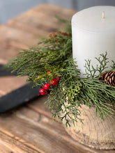 Load image into Gallery viewer, Alpine w/ Berries Candle Ring-10"