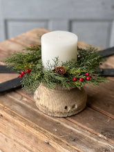 Load image into Gallery viewer, Alpine w/ Berries Candle Ring-10"