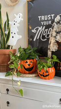 Load image into Gallery viewer, Ghosts Light Up Yard Stake